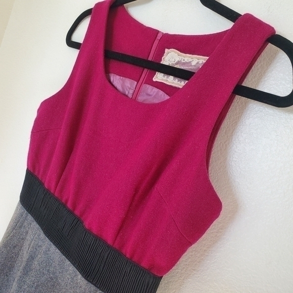 Emmelee Women's Wool Colorblock Sleeveless Gray & Magenta Dress with Pockets - Picture 4 of 16